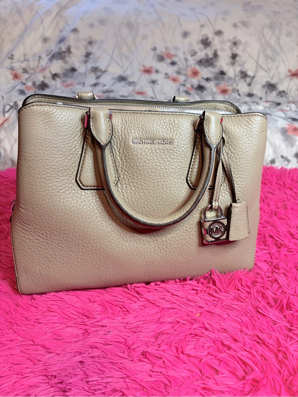 MICHAEL KORS Neutral Beige Pebbled Leather Satchel